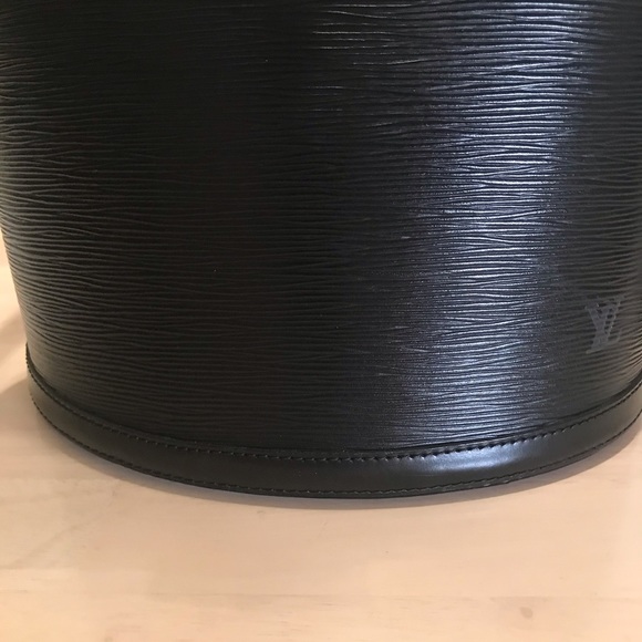 💕HP🍾 FIRM EUC Louis Vuitton Vintage Cluny Bucket #VI0965 - Picture 9 of 16